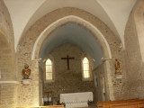 Autel et chevet de l'église Saint Pierre du Castellet
