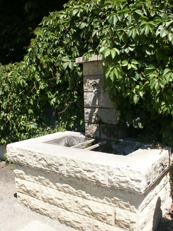 Fontaine de l'avenue Flourens Aillaud à Oraison